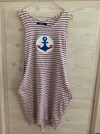 Pískacie šaty 140/146, 140