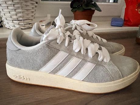 Predam adidas tenisky, adidas,41