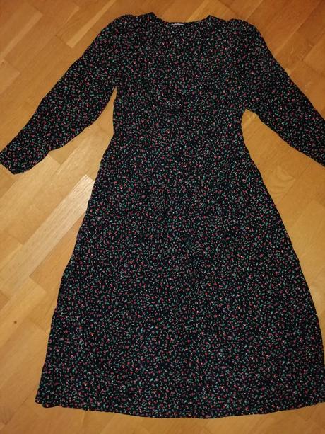 Šaty s potlačou, 38