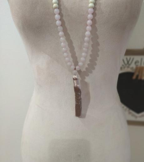 Náhrdelník do strapcom, 