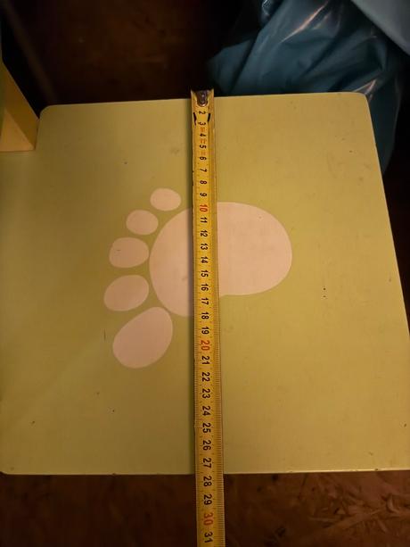 Dreveny detský stôl + 2 stolicky, 