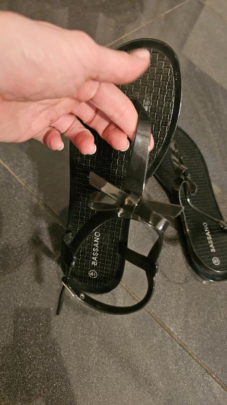 Ľahké plastové sandálky, žabky, 41