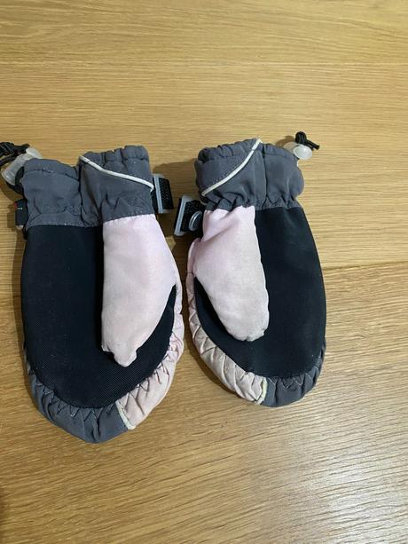 Dievčenské rukavice, 92