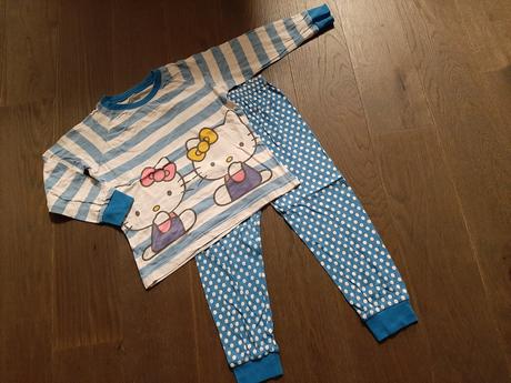 2xvelmi pekne bodkovane pyzamko hellokitty 5-8r, gap,128