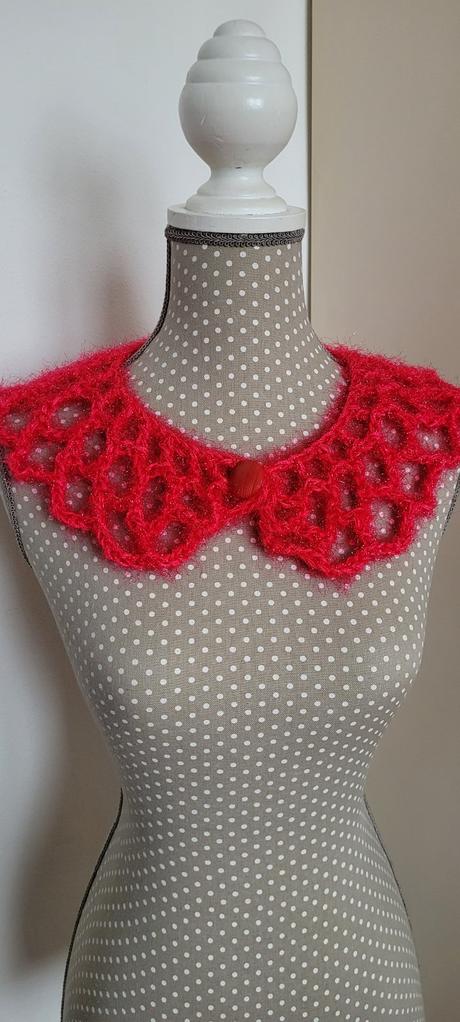 Háčkované goliere,