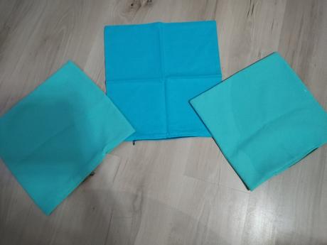 Navliecky  cca 30 x 30 tyrkysovy a zelene, 