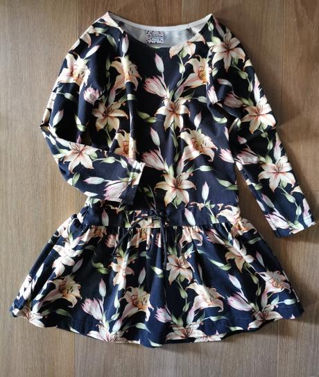 Dievčenské šaty, 122