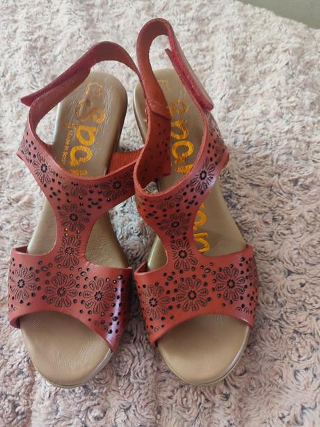 Kožené sandálky, 39