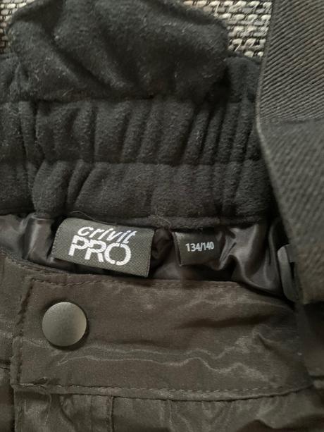 Nohavice na zimu, 140