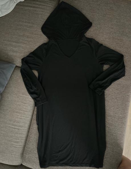 Šaty čierne s kapucňou l, l