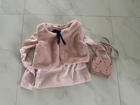 Ružová vestička, 104