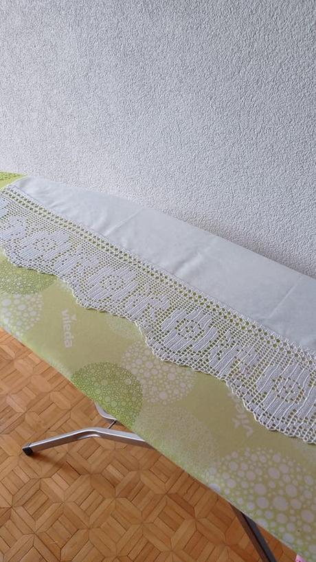 Vyšívaná vitrážka,