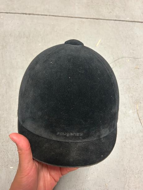 Fouganza jazdecká prilba, 