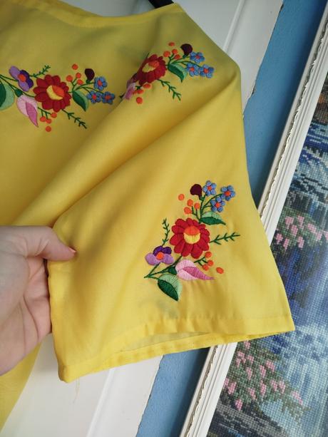 Folklorna bluzka l/xl, l