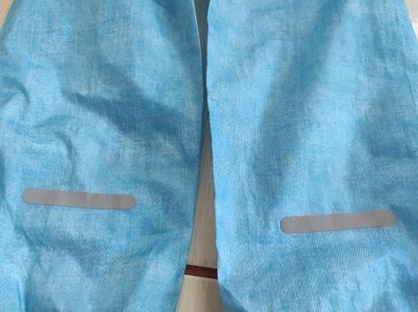 Nohavice do dažďa, 122