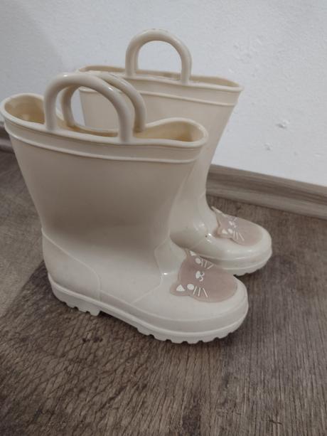 Gumáky, reserved,29