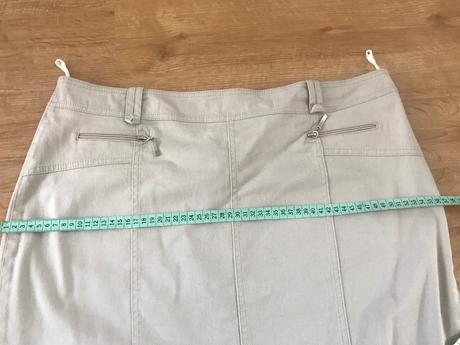 Sukňa s elastanom, 48