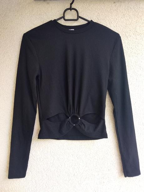 Čierne crop-top tričko s kovovou ozdobou v.xs, clockhouse,xs