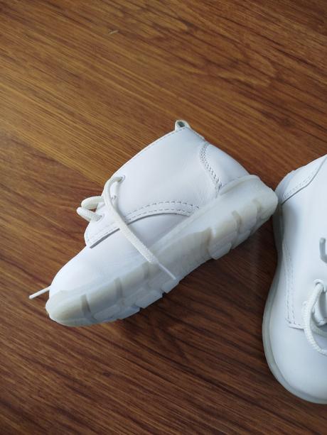 Biele kožené topánky, 20