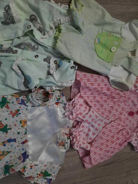 Bábika - bábätko s vecičkami a hračkami,