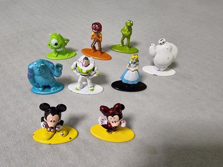 Postavicky kovove rozpravkove, 