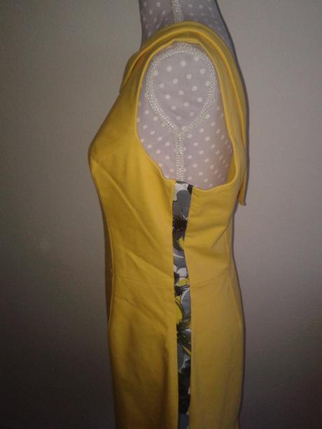 Elastické žlté šaty po boku s vsadením veľ. 40, 40