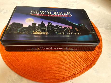 Plechové dózy na suché pečivo,