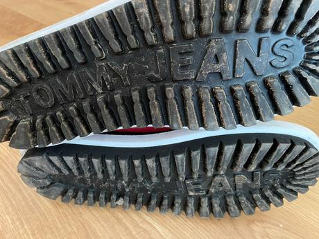 Snehule, tommy hilfiger,40