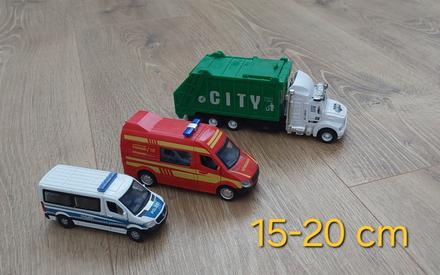 Policajti, hasiči, smetiari, 