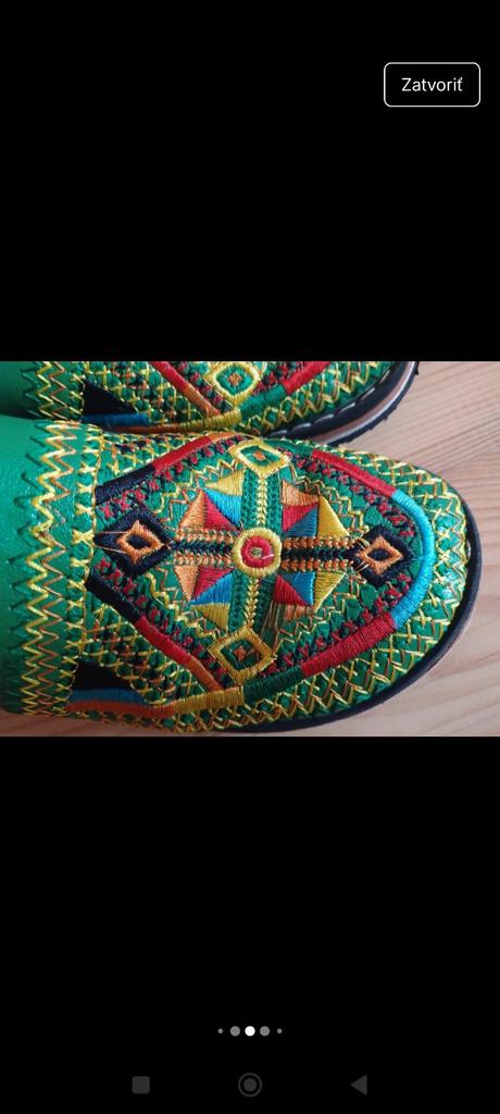 Vyšívané topánočky, 39