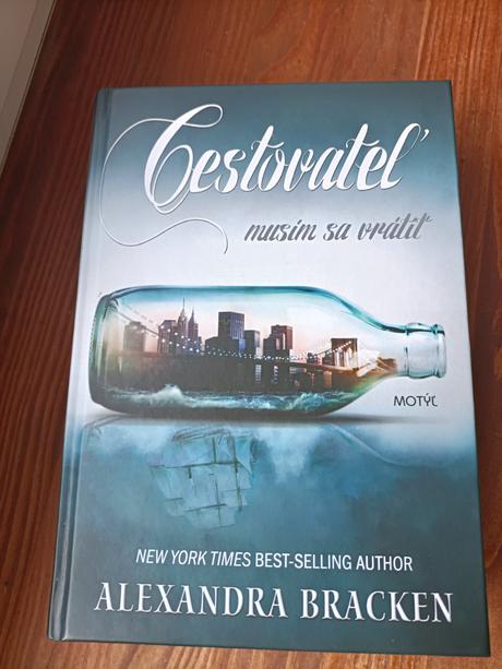 Alexandra bracken cestovatel, 