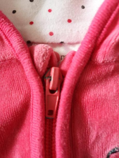 Mikinka s lienkou, gmini,74