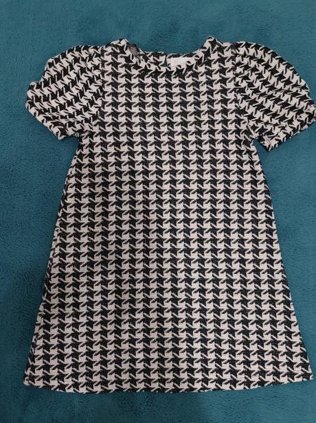 Šaty s kohúťou stopou + pančušky, 128