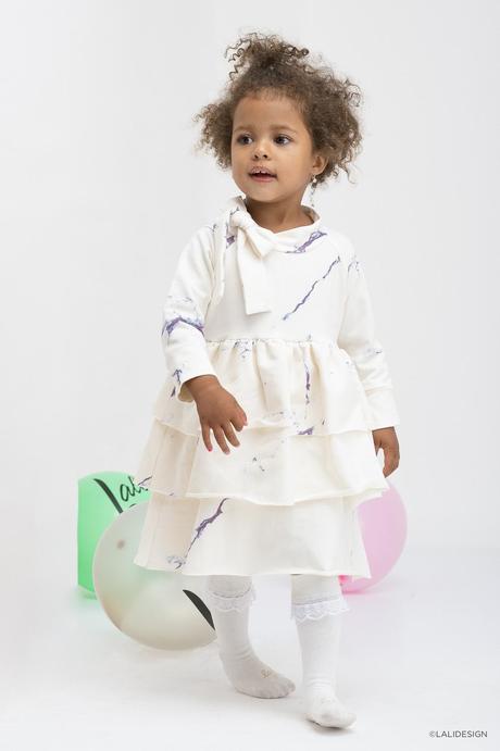 Pohodlne volanikove saty, 92