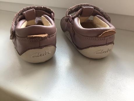 Celokožené prvé topanocky, clarks,18