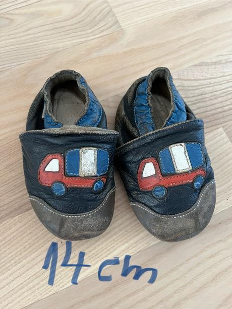 Kožené capačky, taptapi,<17