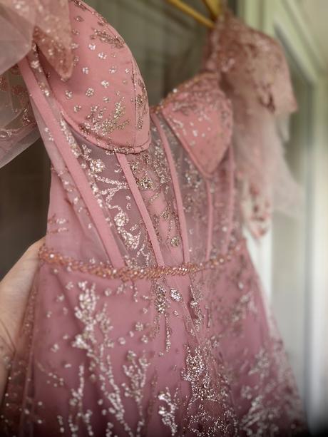 Slavnostne vecerne saty velkost m, m