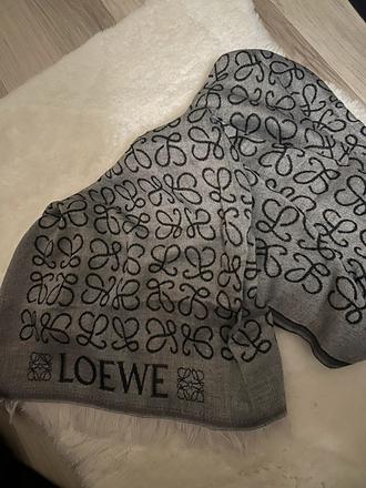 Krásny obojstranný šál,