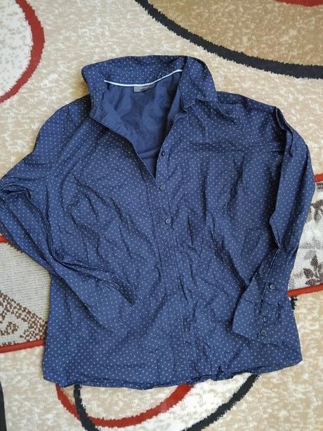Tmavomodrá blyzka, c&a,40