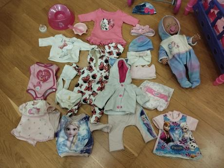 Baby born bábätko plače a cika plus veľa prislusen,