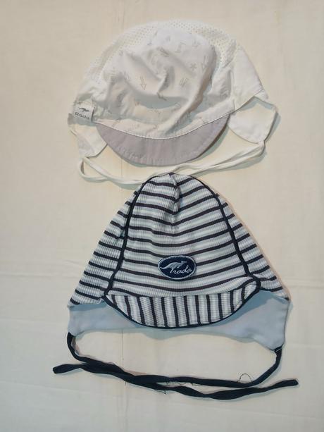 Mix letné a zimné čiapky, 50