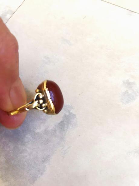 Masívny starý zlatý prsteň,