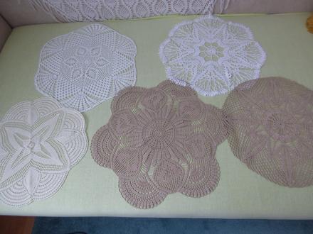 Háčkované obrusy / dečky,