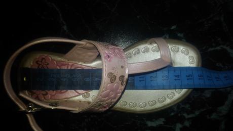 Sandalky grendha, 26