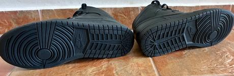 Nike air jordan 1 mid triple black veľ. 42, air jordan,42