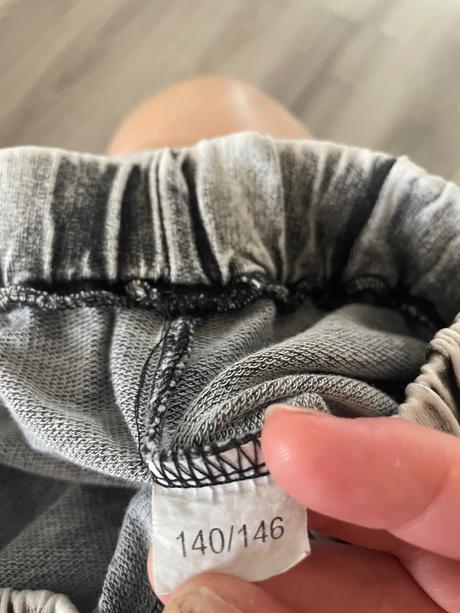 Chlapcenske kraťasy, 140