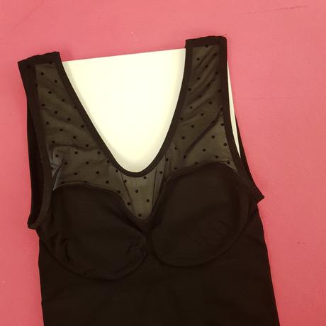 Sťahujúce čierne tielko, xs