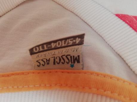 Tričko s písmenkom "a",veľk. 104cm, 104