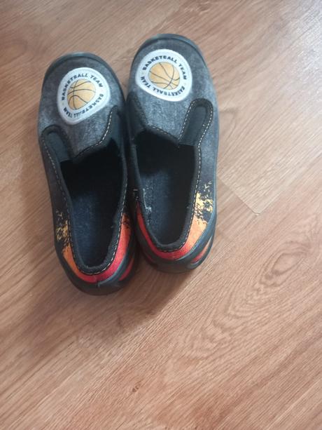 Papučky, 30