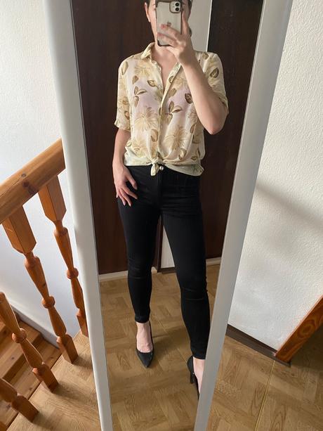 Priesvitná blúzka, 40